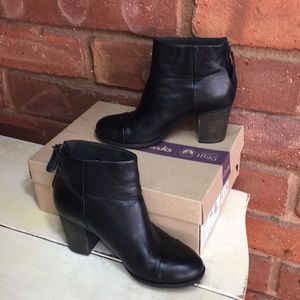 Clarks Comfy bootie